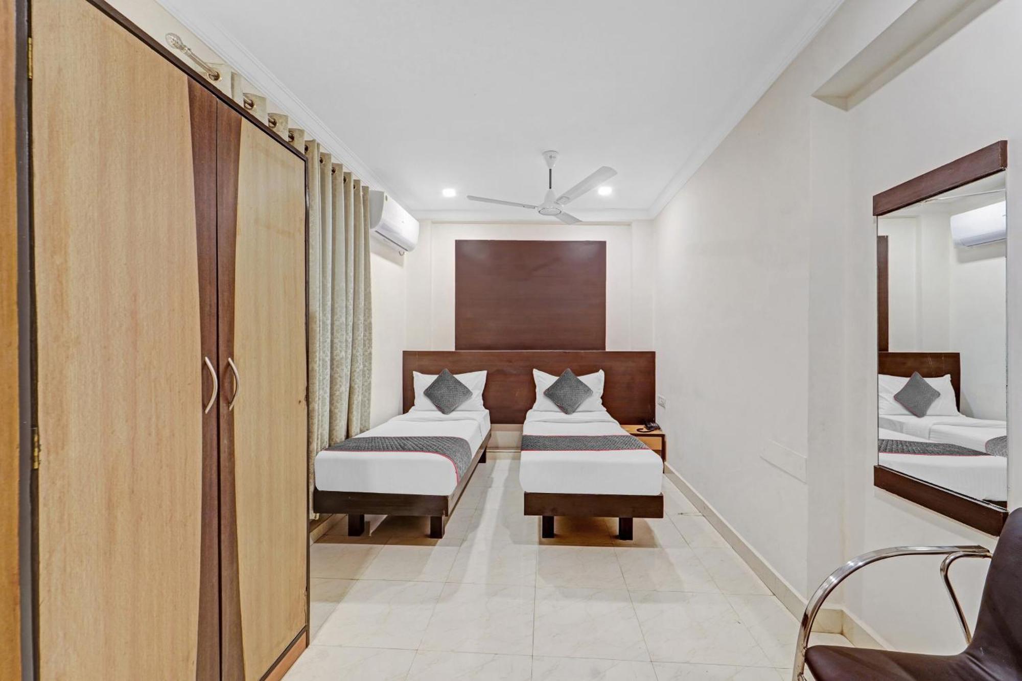 Collection O Mount Road Rich Mount Near Marina Beach Hotell Chennai Exteriör bild